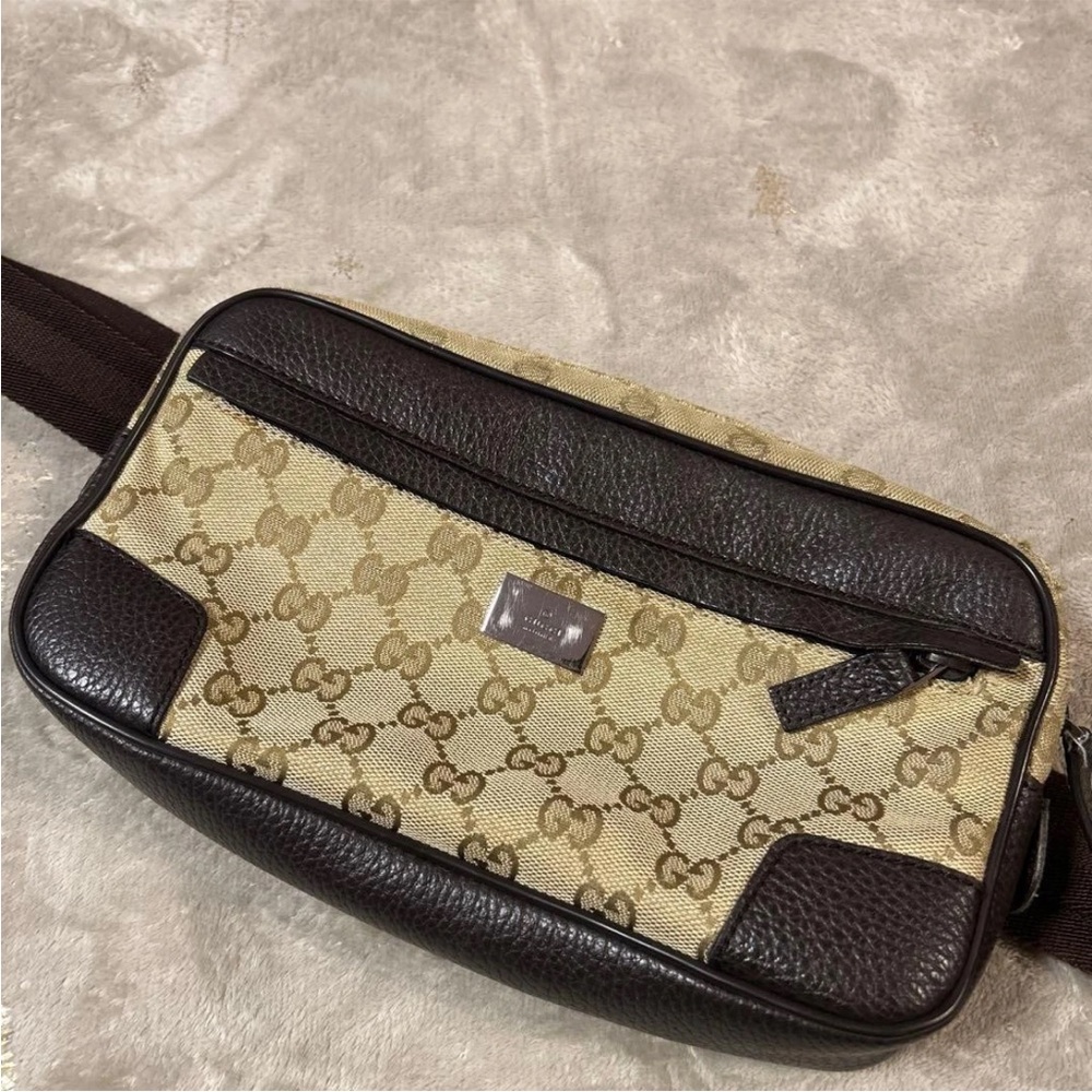 Gucci Beige and Black Monogram Belt Bag - Picture 3 of 10